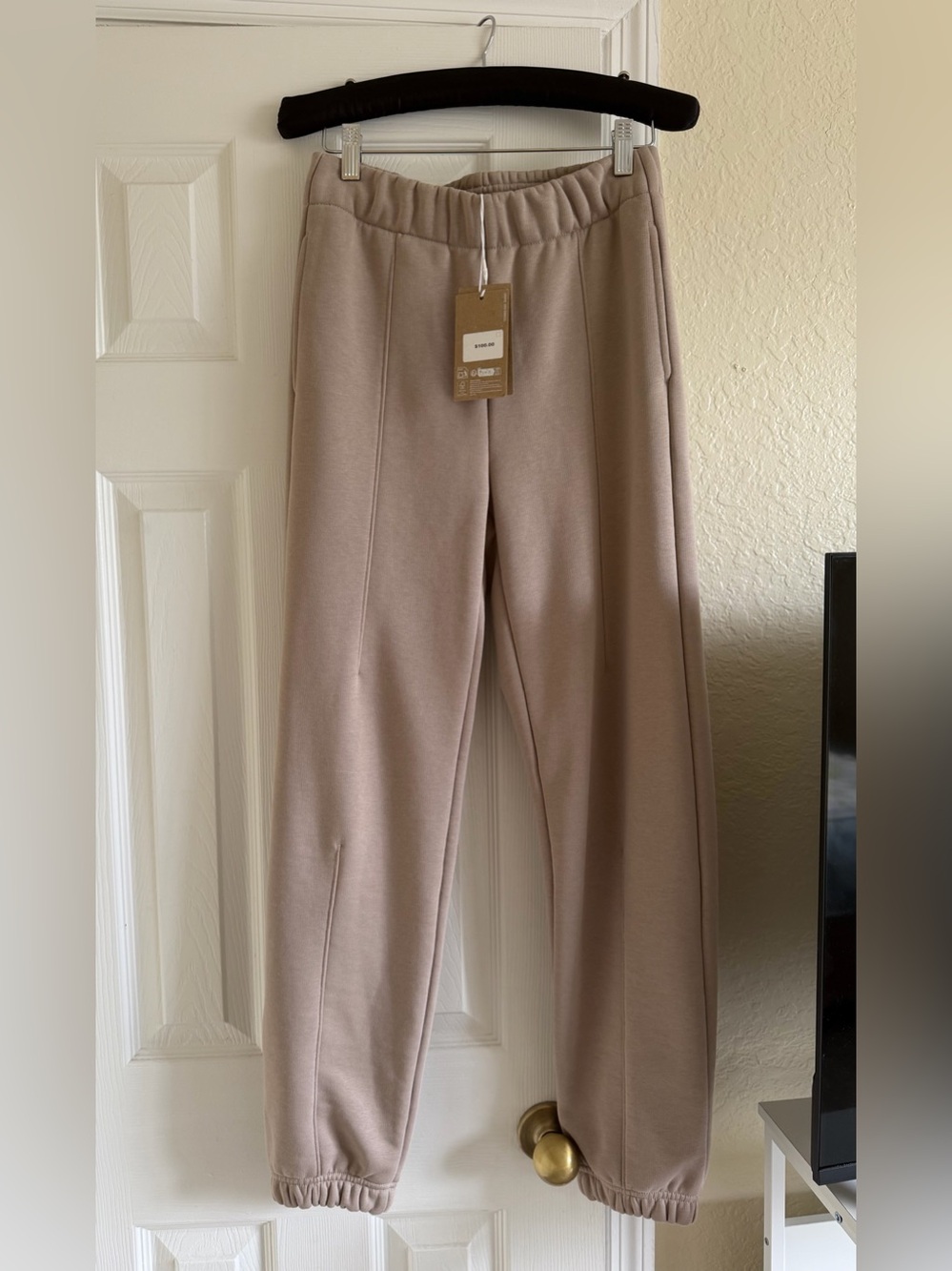 On Club Women's Joggers in Desert